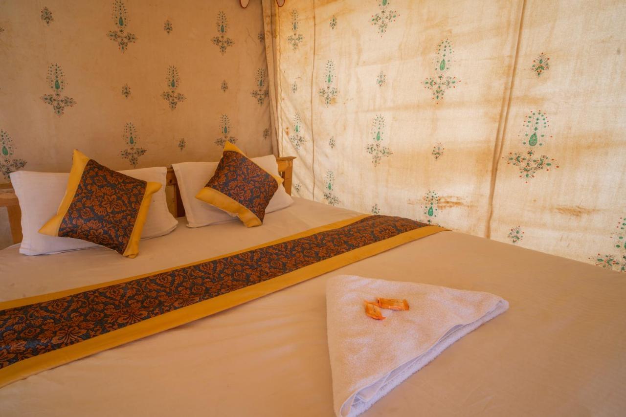 Bhati Desert Camp Sam ไจซัลเมอร์ ภายนอก รูปภาพ