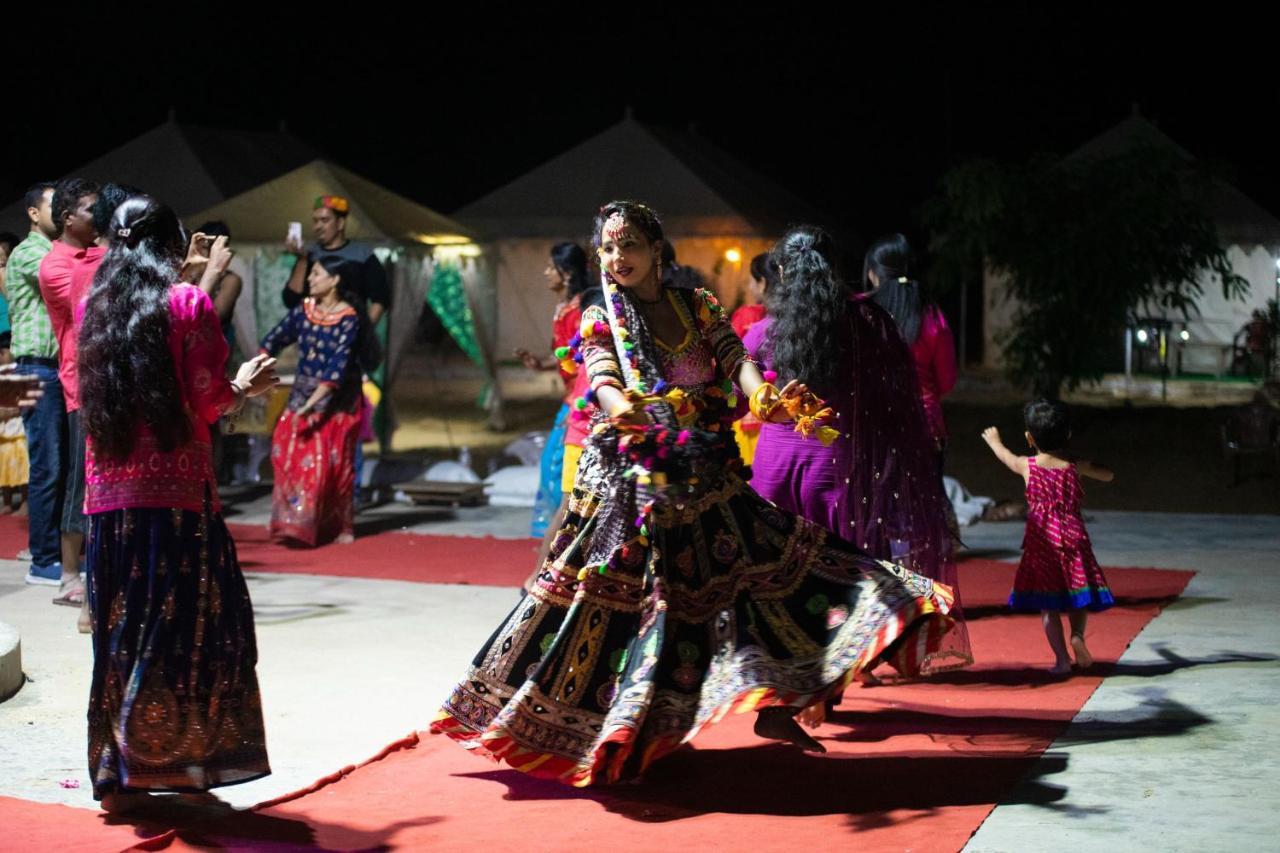 Bhati Desert Camp Sam ไจซัลเมอร์ ภายนอก รูปภาพ